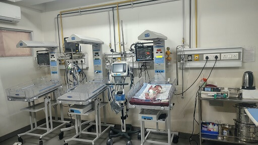 Paediatric care team supporting recovery after appendectomy